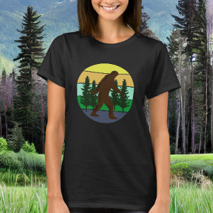 Sasquatch Believer   Vintage Sunset Bigfoot   T-Shirt