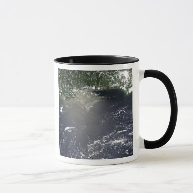 Satellite view of oil leaking mug (Right)