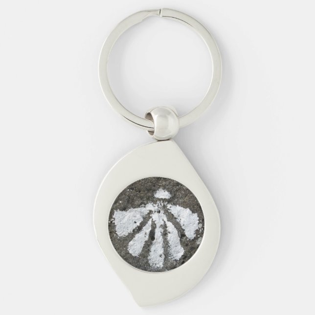 Scallop Shell Necklace Key Ring (Front)