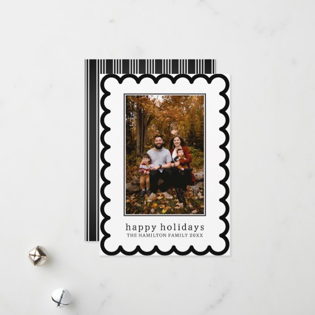 Scalloped Christmas Scalloped Frame Photo Holiday Card (Front/Back In Situ)