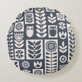 Scandinavian Floral: White, Blue, Minimalist. Round Cushion