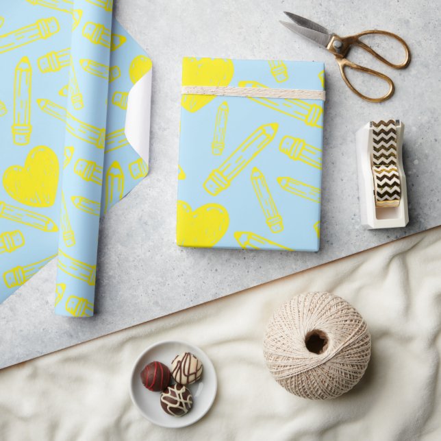 School Seamless Wrapping Paper with Heart Pencil (Crafts)