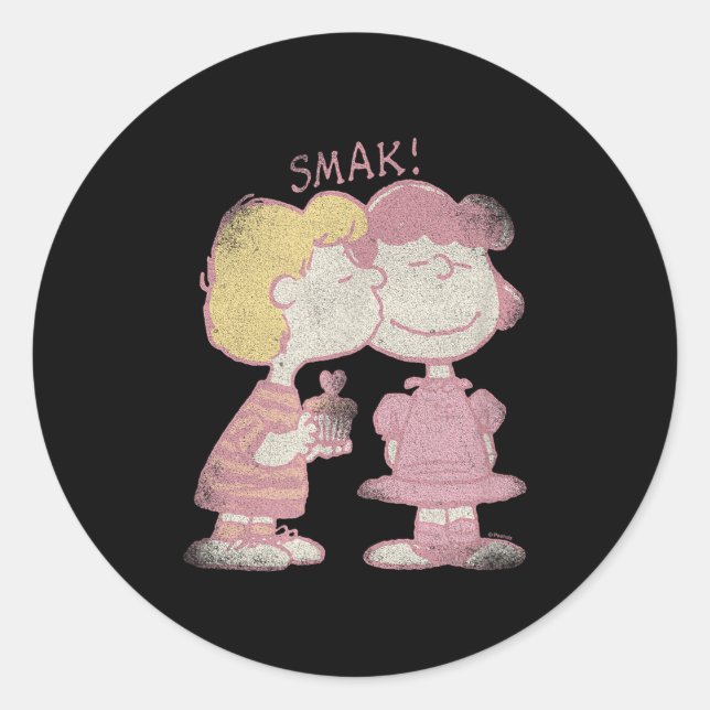 Schroeder &amp; Lucy Valentine's Day Kiss  Classic Round Sticker (Front)