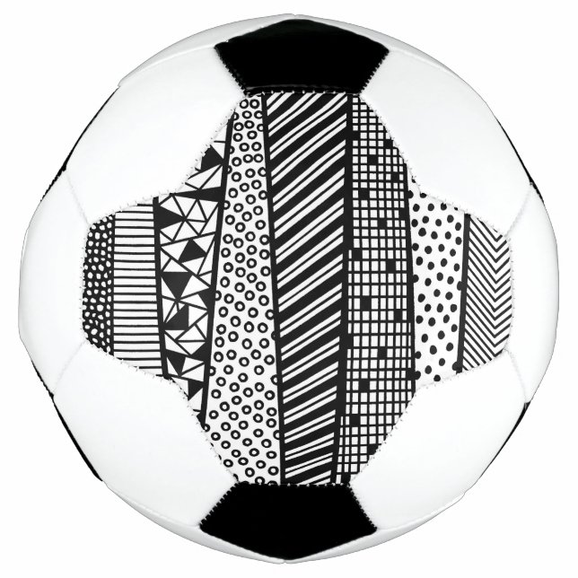 Schwarz und Weiß - modernes Muster Soccer Ball (Front)
