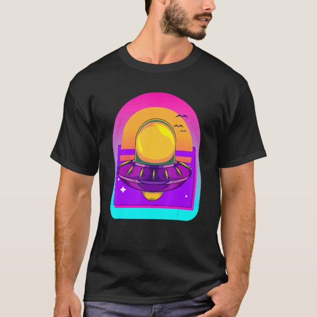 Sci Fi Vaporwave Unidentified Flying Object 80s Uf T-Shirt (Front)