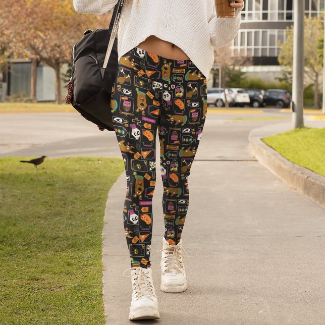 Scooby-Doo | Halloween Scooby-Doo Pattern Leggings (Person wearing leggings)