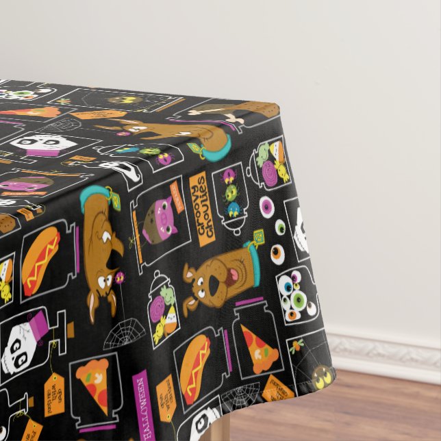 Scooby-Doo | Halloween Scooby-Doo Pattern Tablecloth (In Situ)
