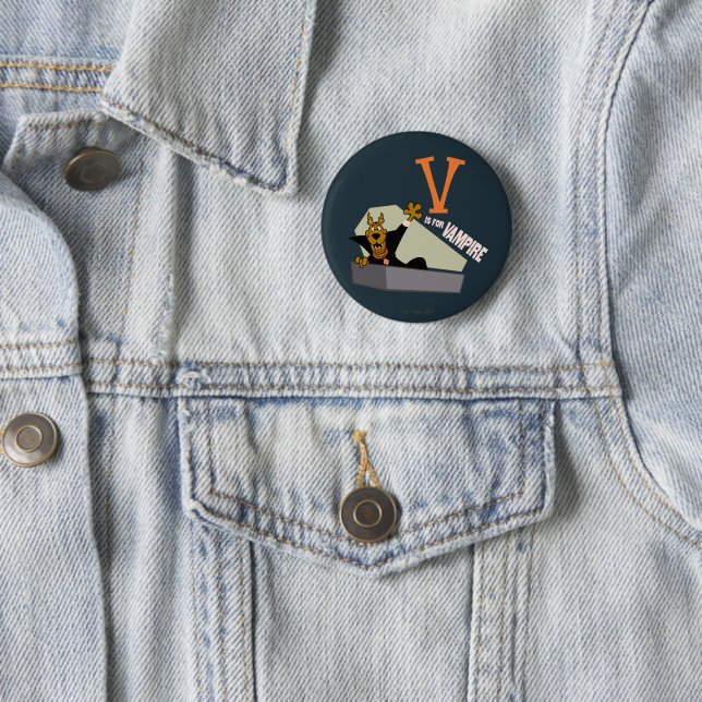 Scooby-Doo | V is for Vampire 6 Cm Round Badge (In Situ)