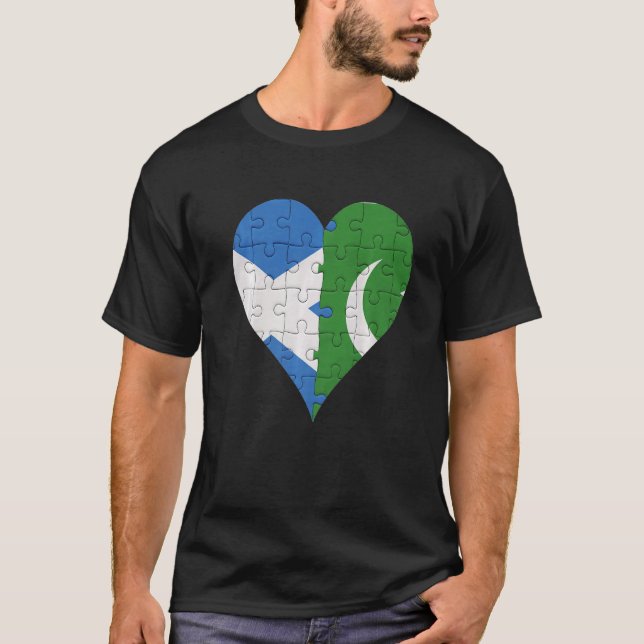 Scottish Pakistani Flag Heart   T-Shirt (Front)