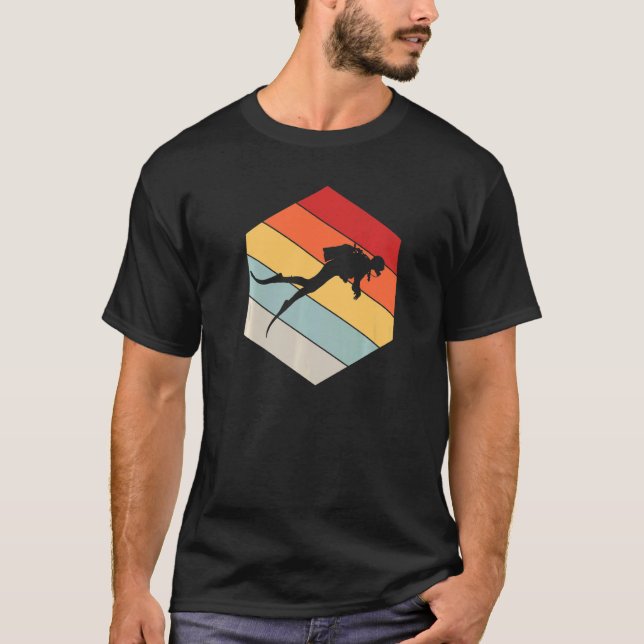 Scuba Diving Divemaster Geometric Distressed Vinta T-Shirt (Front)