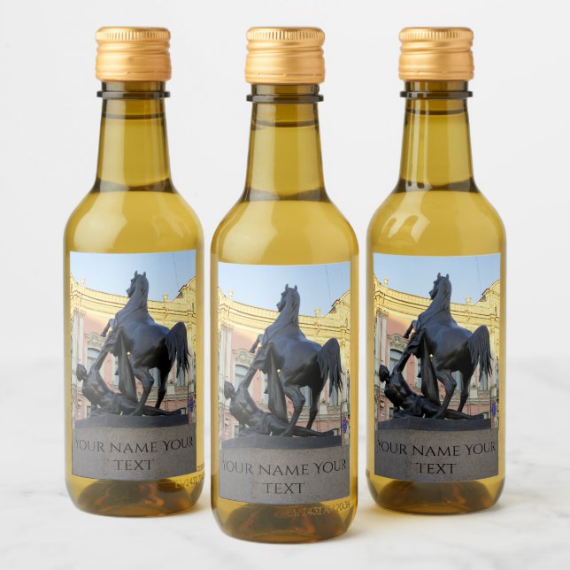 Sculptures the Anichkov bridge in St. Petersburg Wine Label (Bottles)