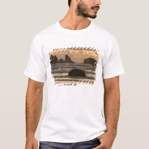 Sea stacks on the beach at Bandon, Oregon T-Shirt