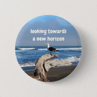 Seagull facing the sea 6 cm round badge