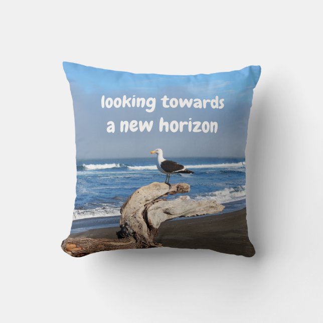 Seagull facing the sea cushion (Front)