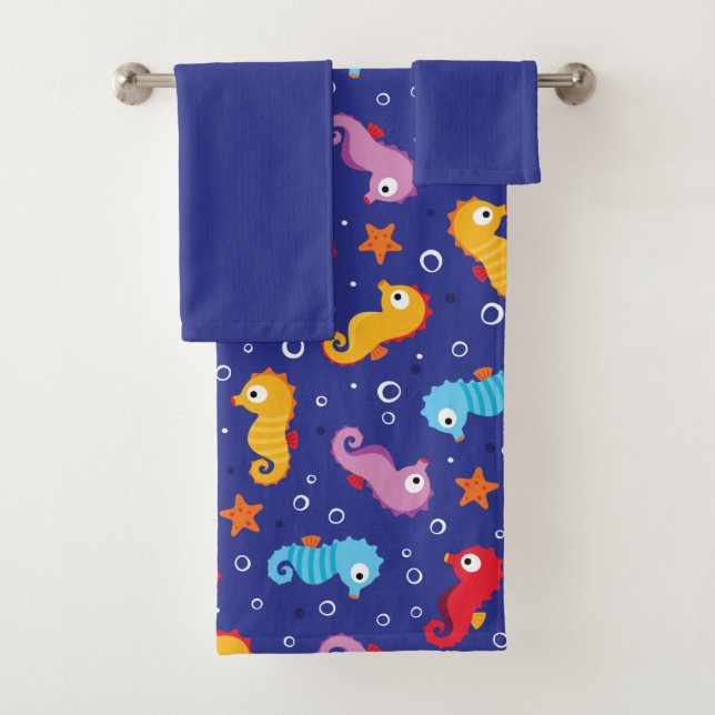 Seahorses Seamless Pattern Bath Towel Set (Insitu)