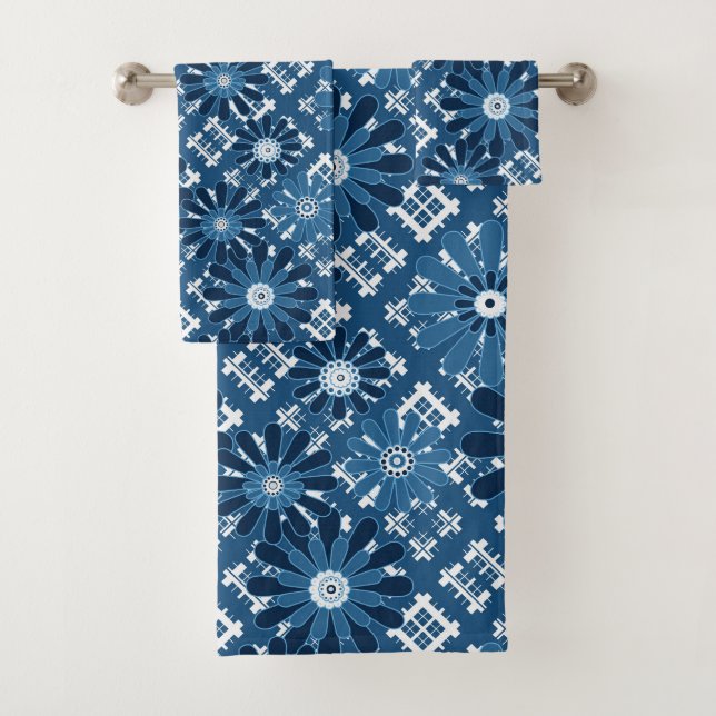 Seamless abstract modern chequered plaid floral bl bath towel set (Insitu)