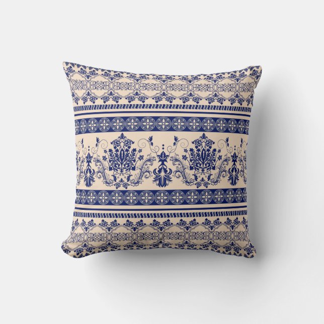 Seamless damask pattern, classic wallpaper, backgr cushion (Front)