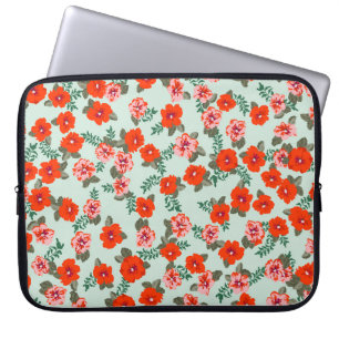 Seamless ditsy pattern in small cute wild flowers. laptop sleeve