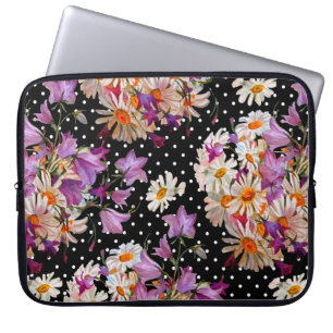 Seamless floral pattern. Bouquet of wild flowers w Laptop Sleeve