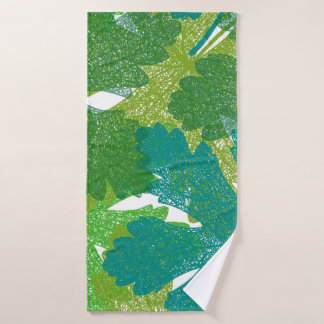 Seamless green leaves pattern bath towel