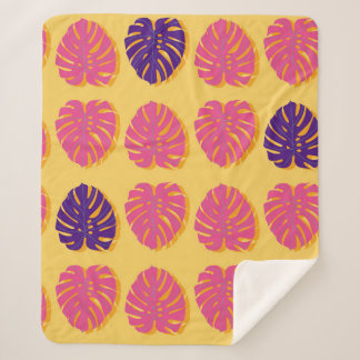 Seamless Monstera Hawaiian tropical plant design i Sherpa Blanket