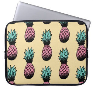Seamless pattern of cute hand drawn pineapple laptop sleeve