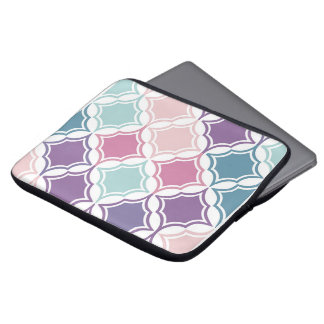 Seamless pattern of pastel coloured geometric shap laptop sleeve