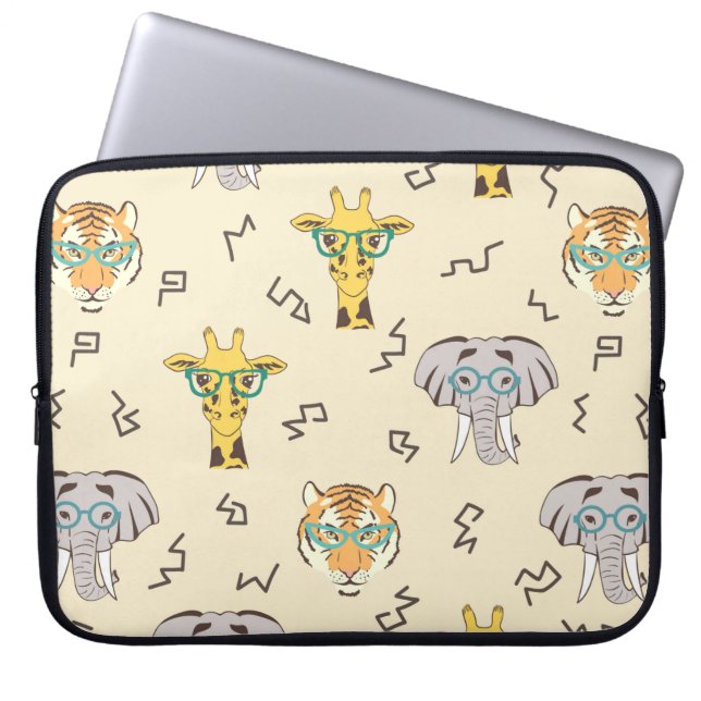 Seamless pattern with cute african animals: giraff laptop sleeve (Front)