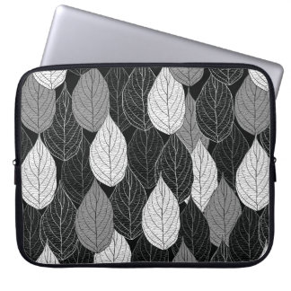 Seamless pattern with leaves. Hand-drawn monochrom Laptop Sleeve