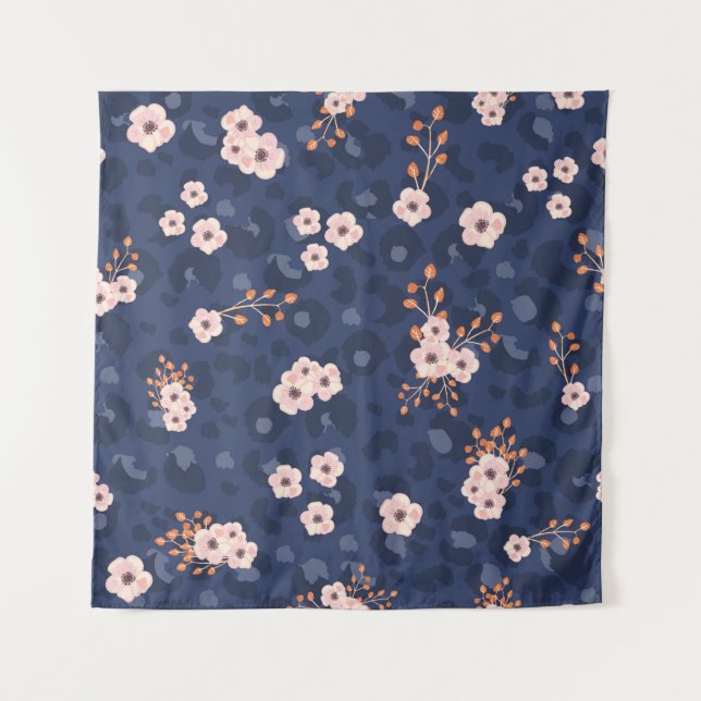 Seamless pattern with leopard skin and pink small  tapestry (Front)