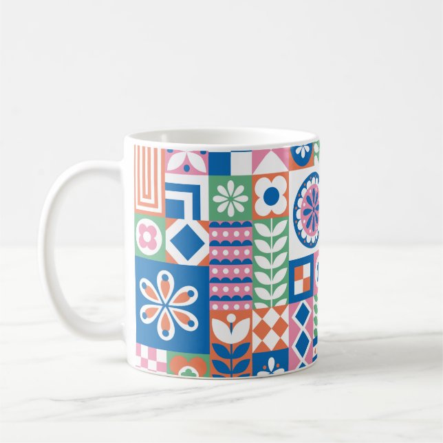 seamless pattern with pumpkins, hand-drawn in retr coffee mug (Left)