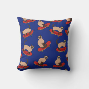 Seamless pattern with siamese cats on skateboards. cushion
