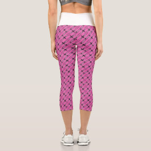 Seamless pink pattern capri leggings