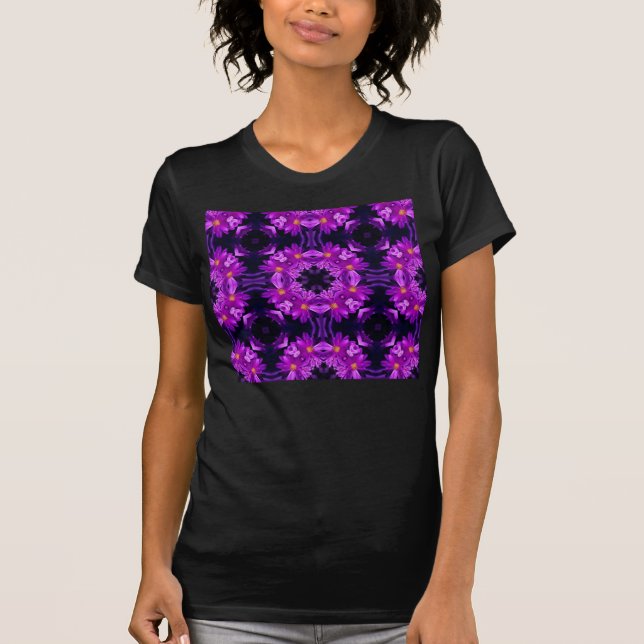 Seamless purple flowers T-Shirt (Front)