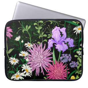 Seamless summer pattern. Wild flowers chamomile, h Laptop Sleeve