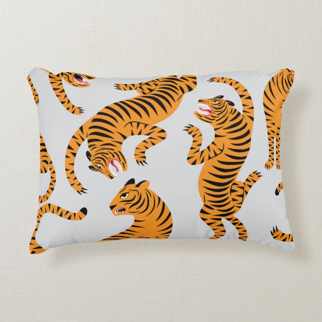 Seamless tiger pattern, wildlife theme. decorative cushion (Front)