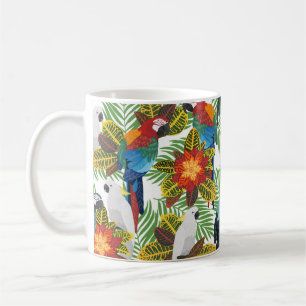 Seamless tropical pattern with parrots. coffee mug