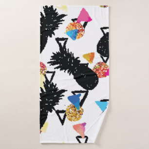 Seamless tropical pattern with pineapples and geom bath towel