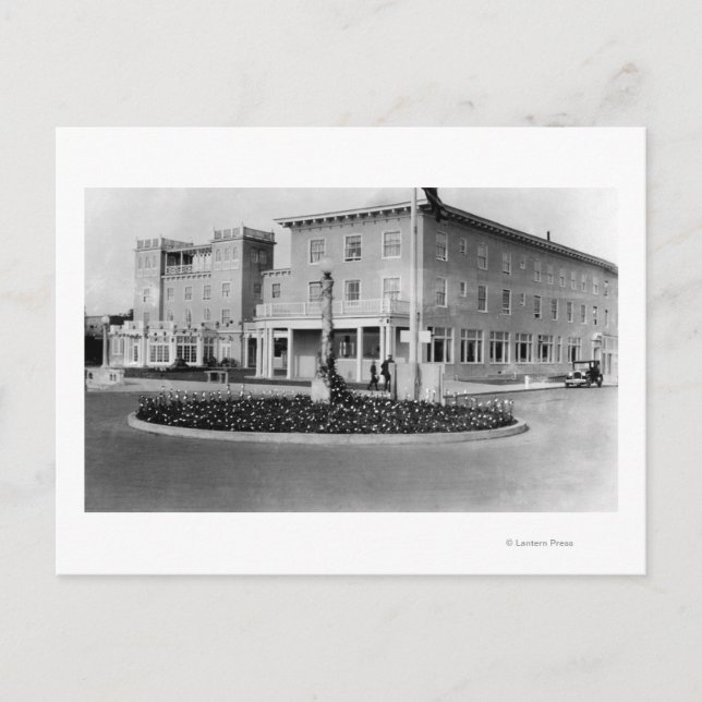 Seaside, Oregon View of Hotel Seaside Photograph Postcard (Front)