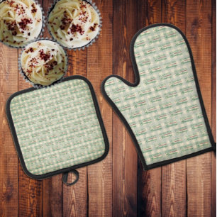 Season's Greetings Gingham Christmas Oven Mitt & Pot Holder Set