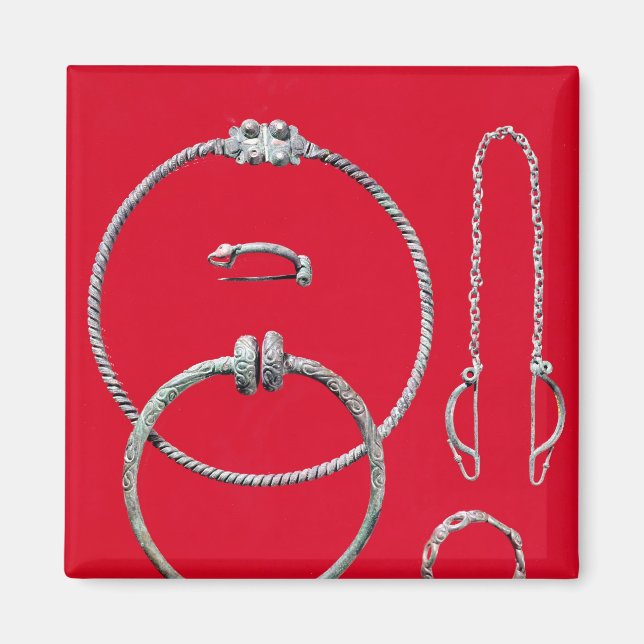 Selection jewellery, including brooch magnet (Front)