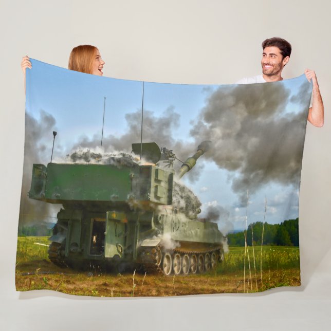 SELF-PROPELLED HOWITZER – M109 Paladin Fleece Blanket (In Situ)