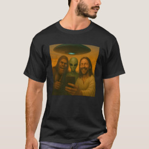 Selfie Bigfoot Jesus Alien Cryptid Funny Sasquash T-Shirt