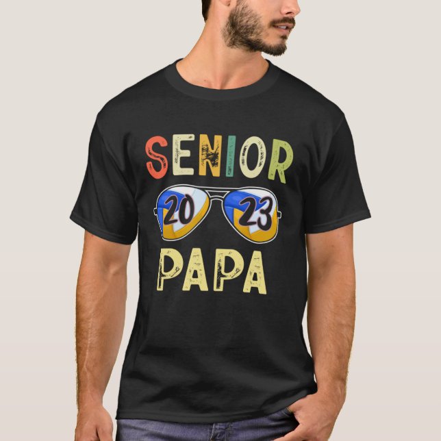 Senior Papa 2023 Cool Proud Volleyball Senior Grad T-Shirt (Front)