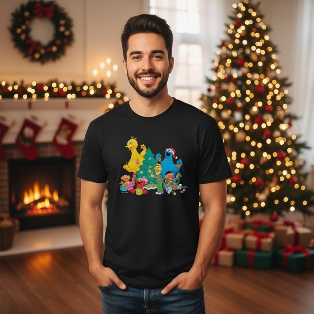 Sesame Street | Christmas Pals T-Shirt (Creator Uploaded)