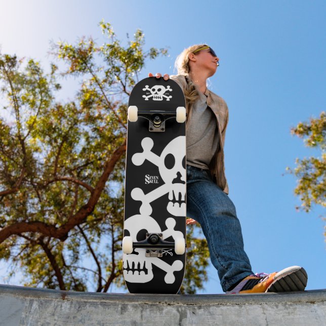 SEVEN SKULL BY MASANSER PIXELAT SKATEBOARD (Outdoor 1)