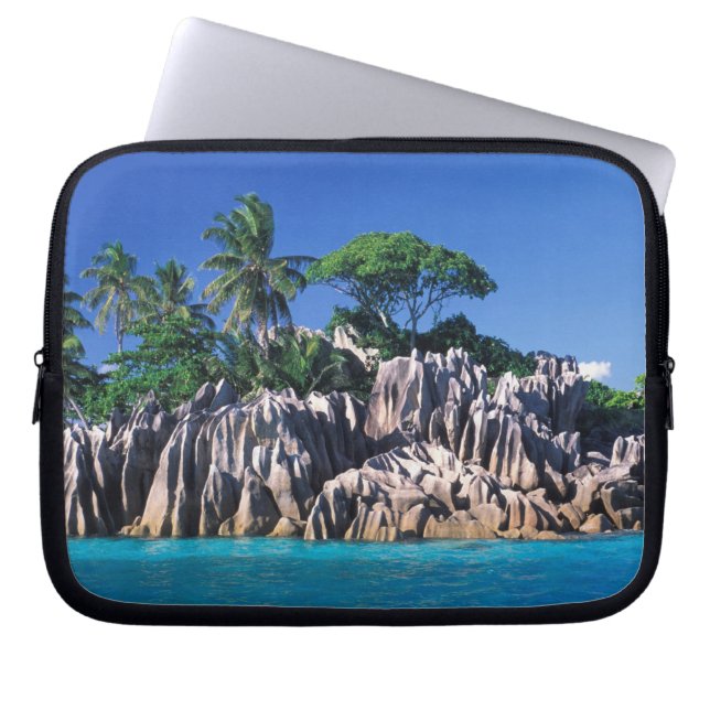 Seychelles. Ilot St. Pierre (near Praslin Laptop Sleeve (Front)