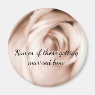 Shades of red rose wedding magnet