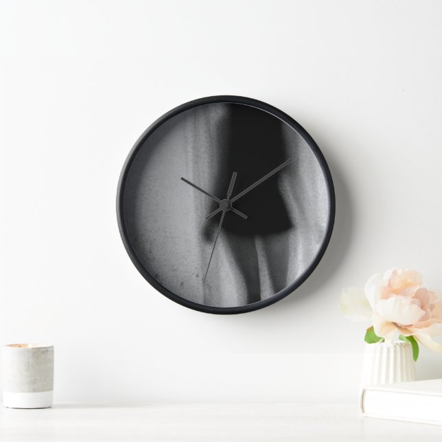 Shadow Melted Girl Clock (Home)