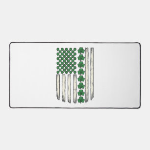Shamrock American Flag Vintage Vector Design_1 Desk Mat